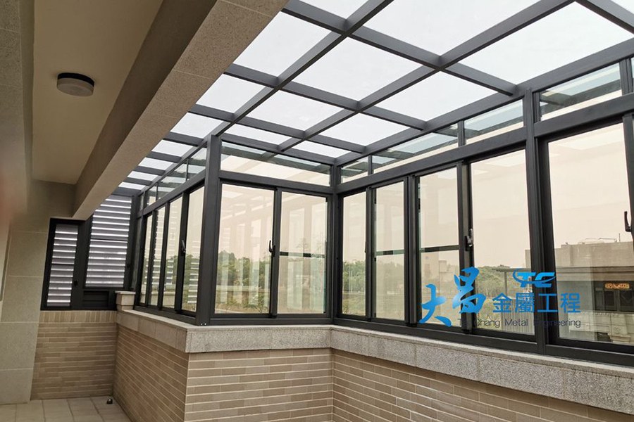 大昌金屬工程 專營高雄台南屏東 氣密窗 鐵皮屋 採光罩 金屬門窗